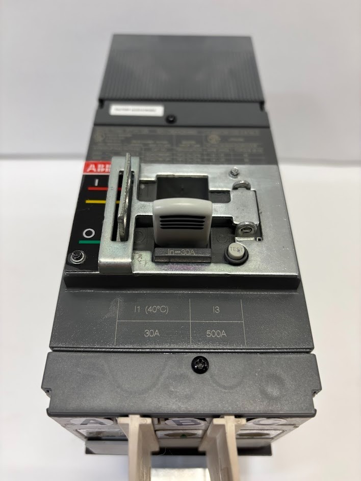 ABB XT1H125 Sace Tmax 30A ReliaGear Circuit Breaker 3P 480V/600V *NEW TAKEOUT*