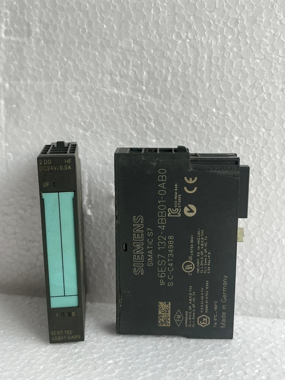 Siemens 6ES7 132-4BB01-0AA0 DIGITAL OUTPUT MODULE *FREE AND FAST SHIPPING*