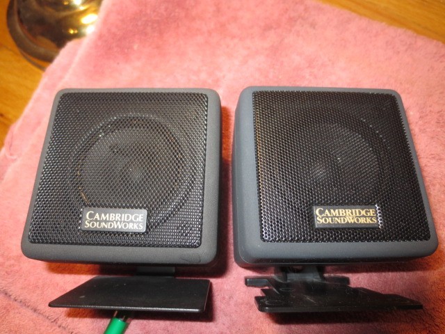 2 Cambridge SoundWorks Creative FourPointSurround Speakers FPS 2000