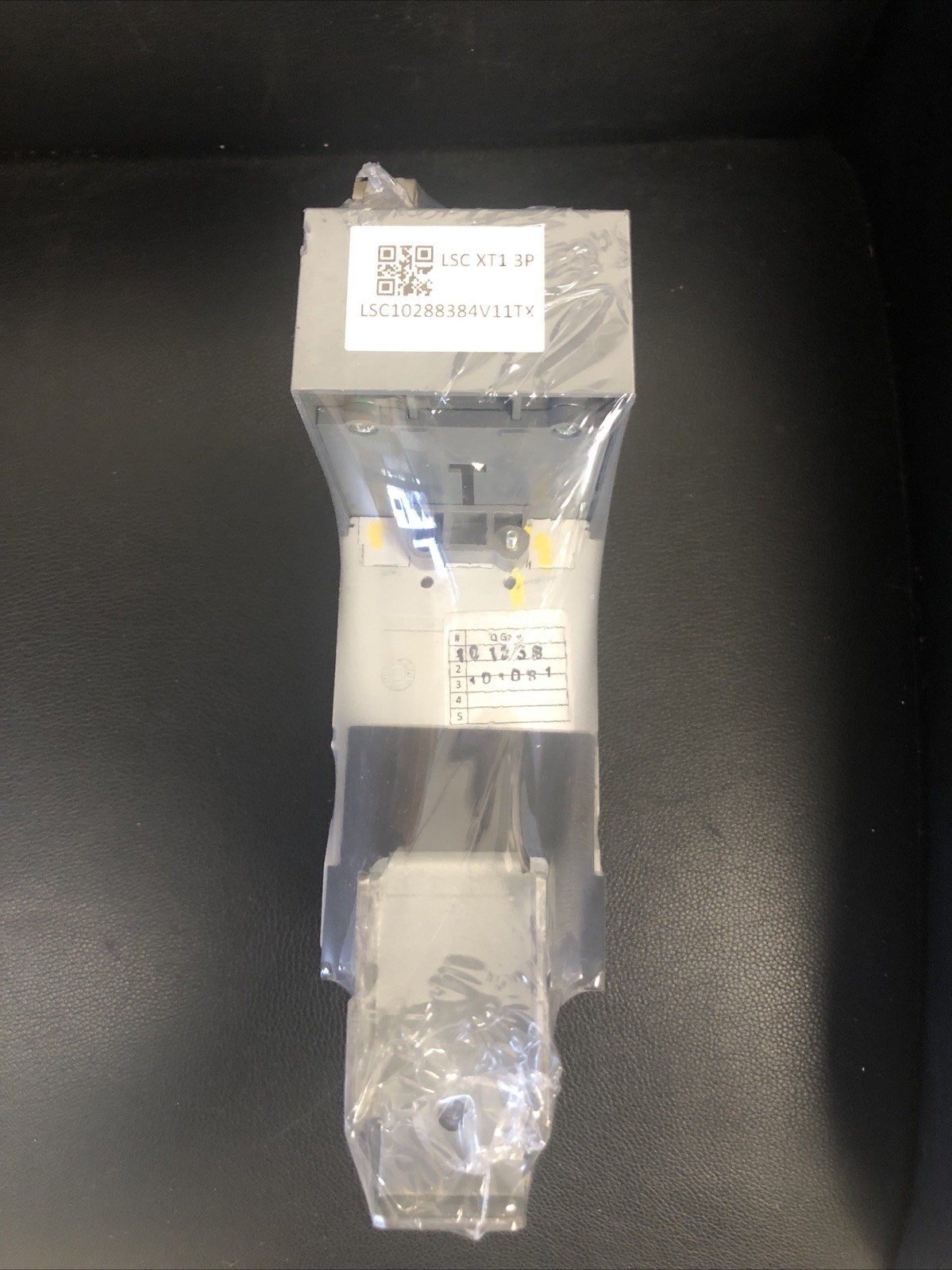 🔥ABB XT1HU3030AYD000XXX CIRCUIT BREAKER 30A 3P**NEW SURPLUS**🔥