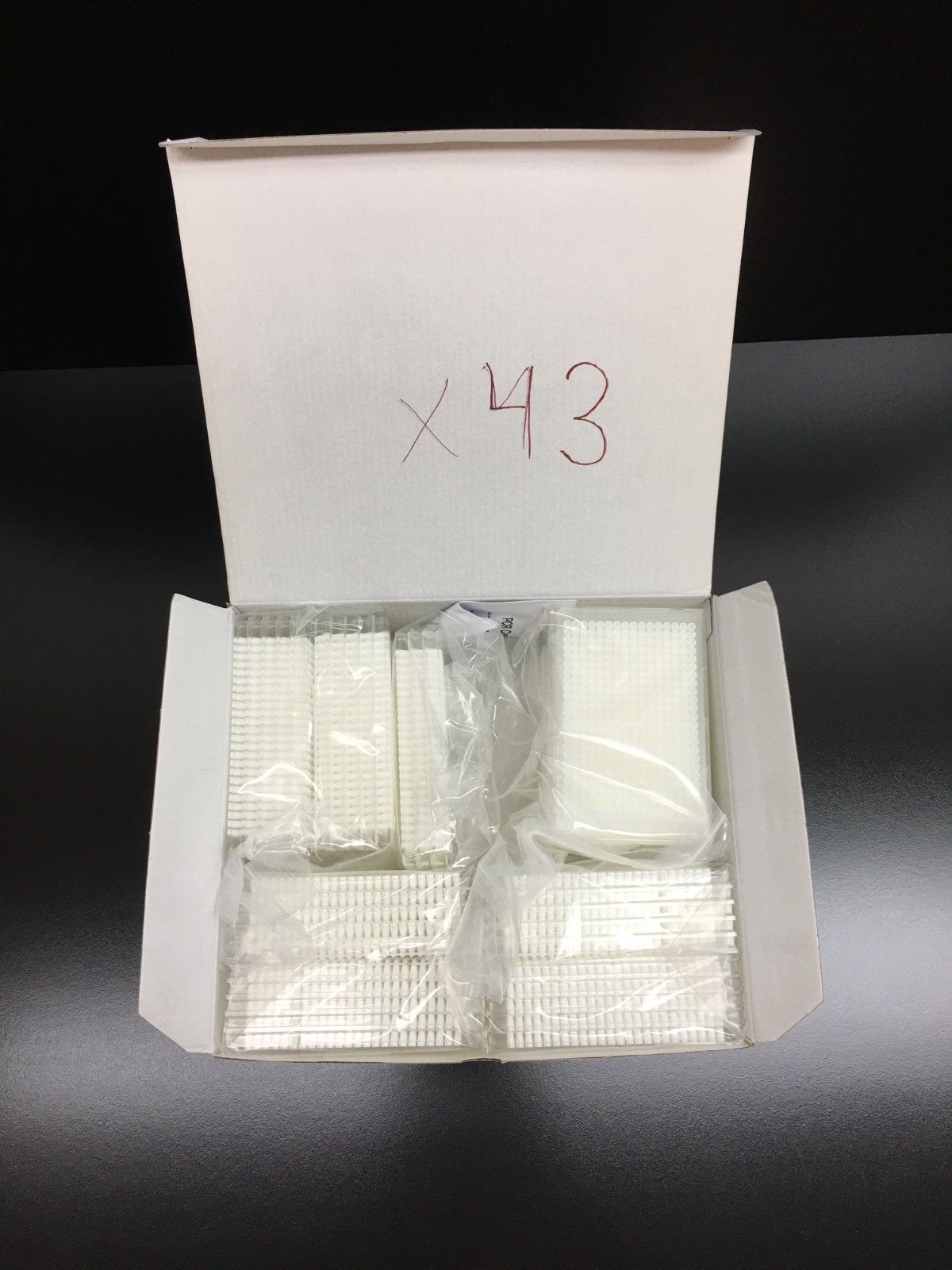 Thermo Scientific REF AB-3384 Armadillo PCR Plate 384 Well Lot 43 PCS