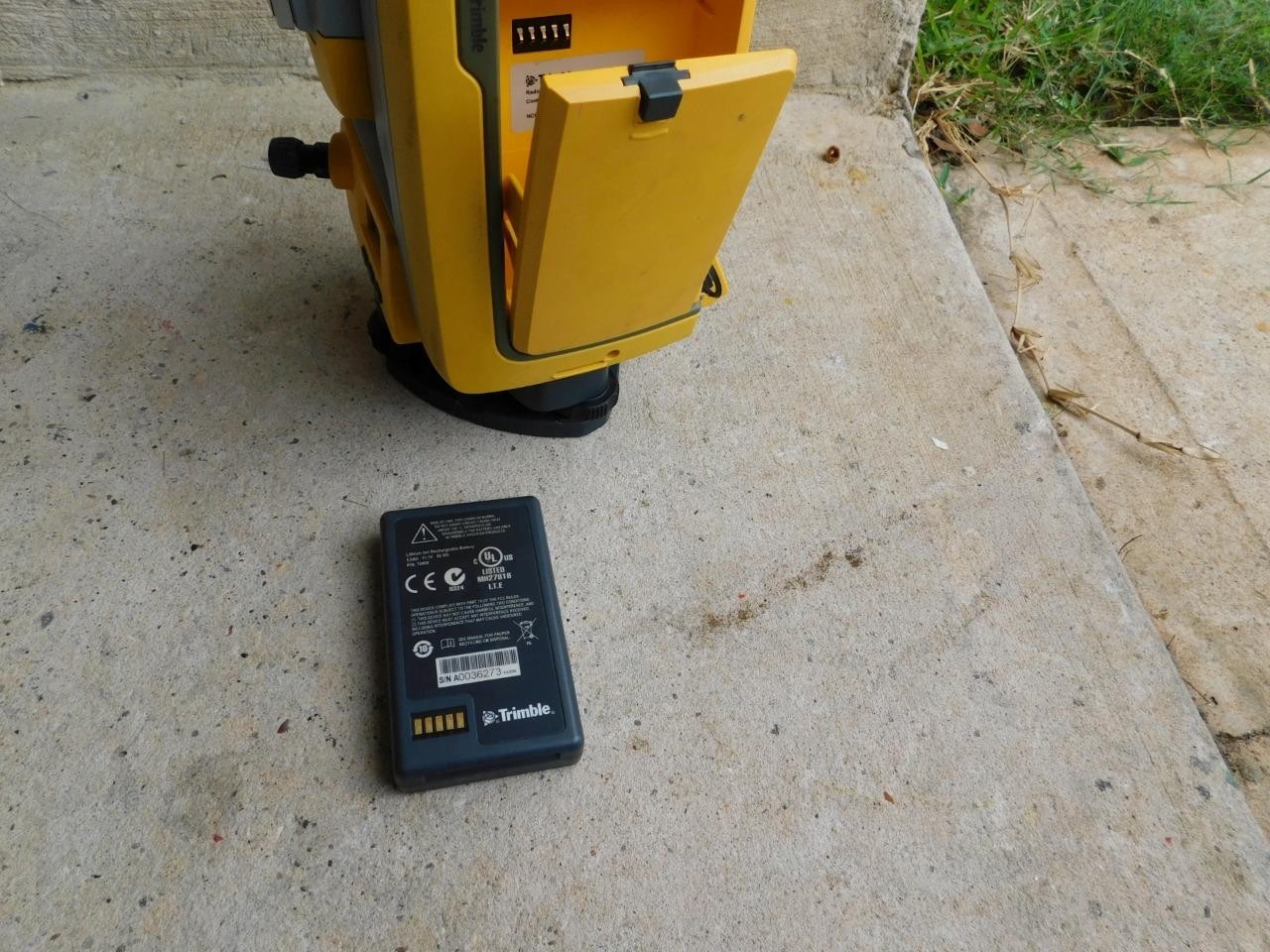 TRIMBLE S5 3″ DR PLUS ROBOTIC TOTAL STATION 3″ ACCURACY