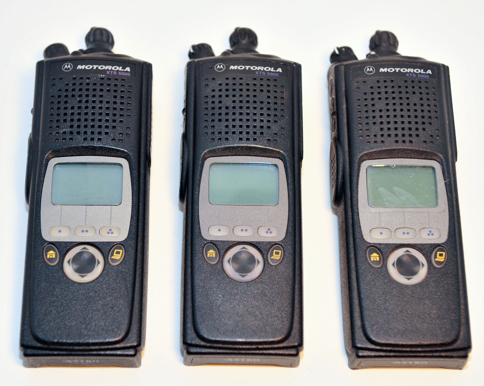 Motorola XTS5000 UHF Model 2 380-470 MHZ radio AES-256 9600 Trunking