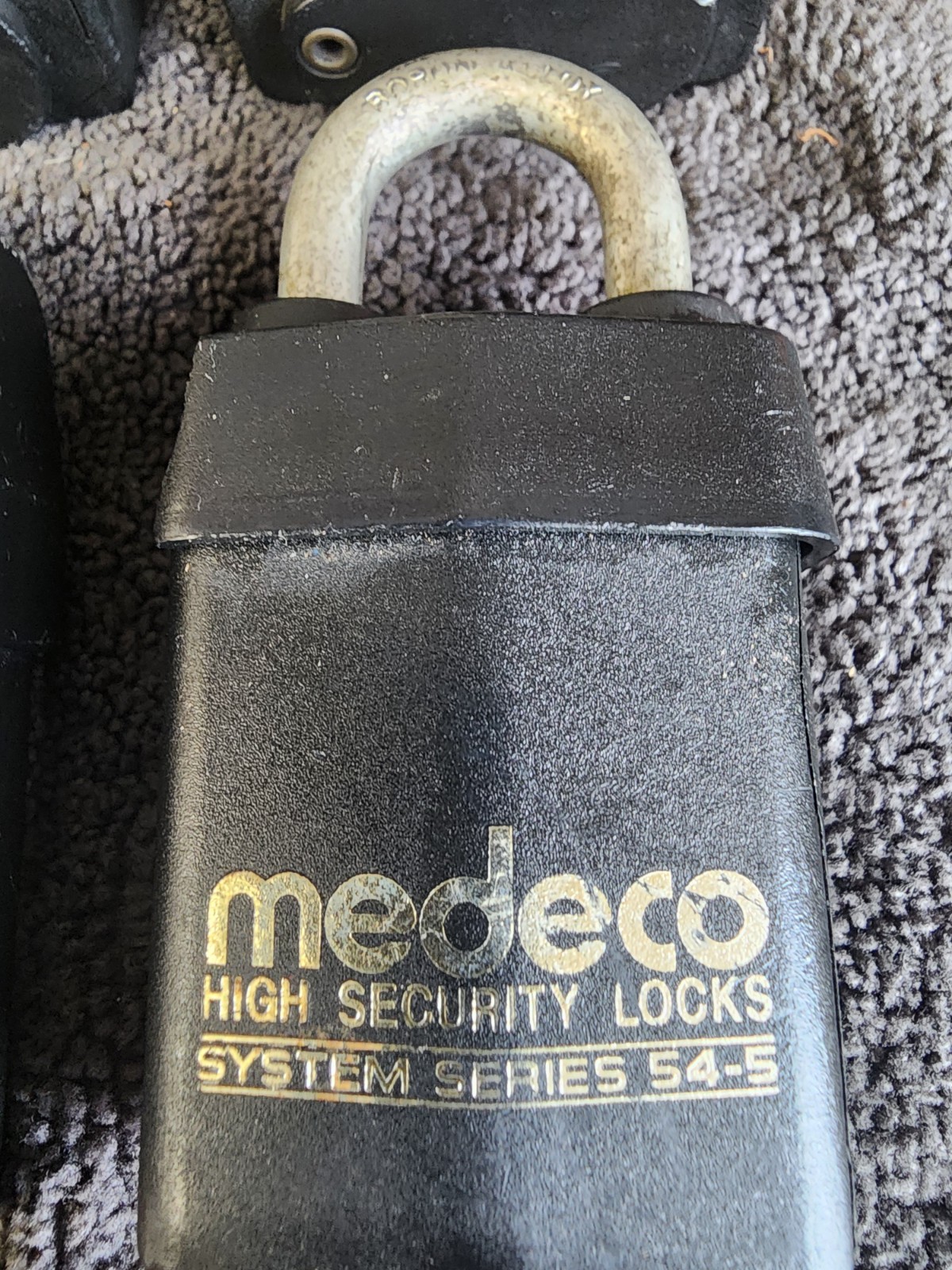 4 MEDECO Padlocks KEYED ALIKE 54 SerieS Weather Guard Heavy DUTY.