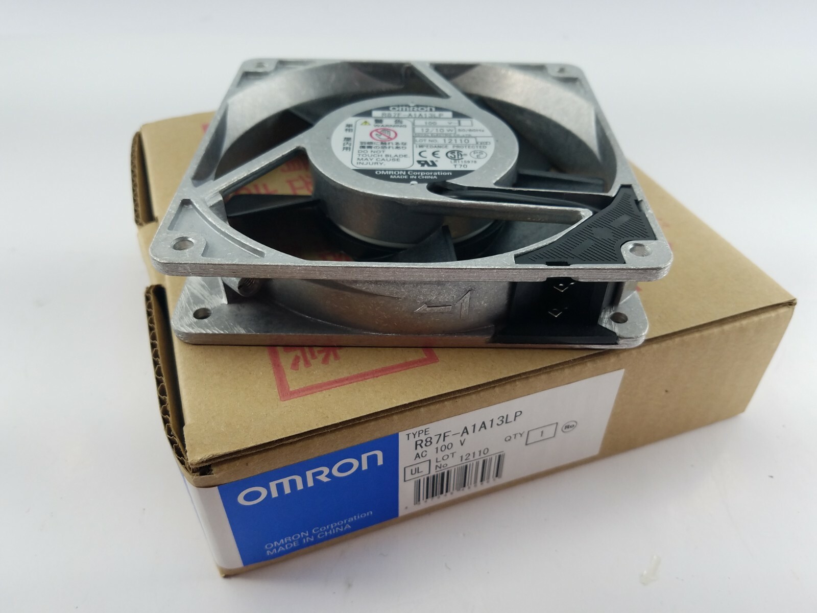 Omron R87F-A1A13LP Fan Tubeaxial 100VAC Square – 120mm x 120mm, 53.5 CFM, 2 Ter