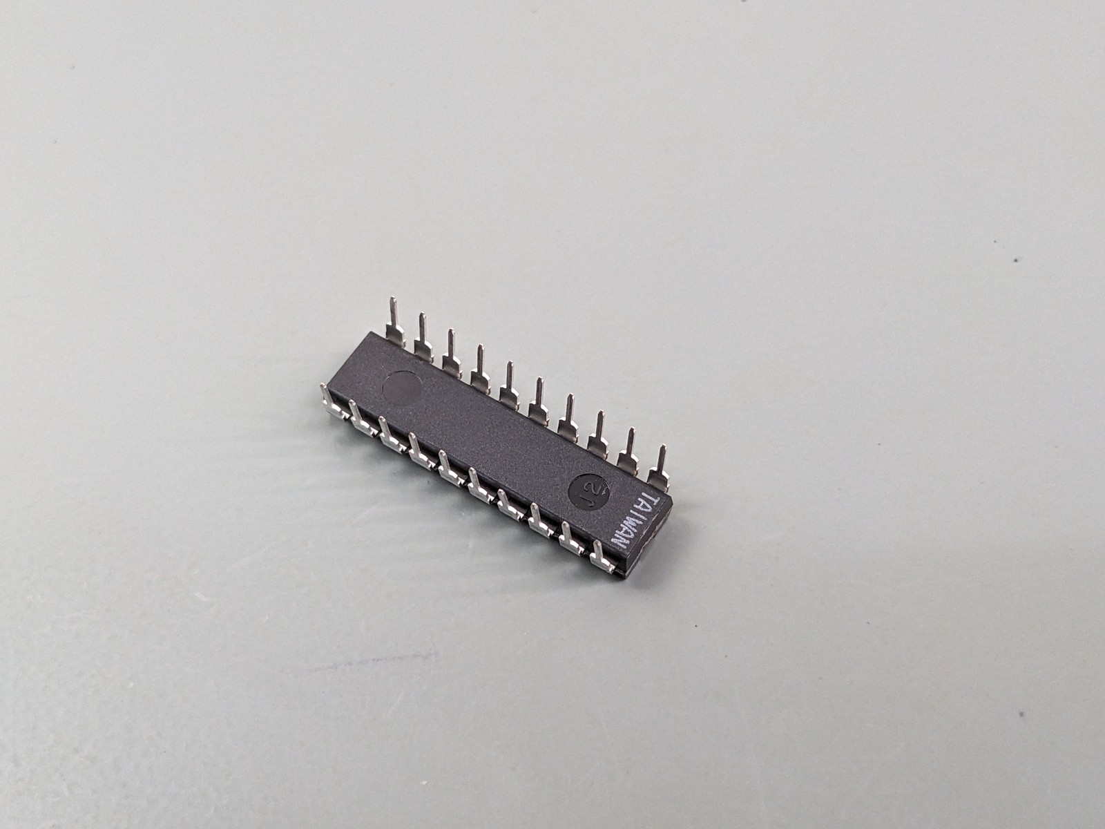 ADS7809P 16-Bit Data Aquisition/Converter ADC IC, Burr-Brown