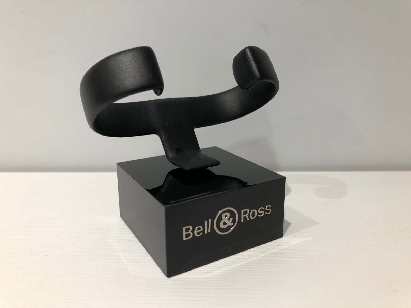 BELL & ROSS Watch Support – For 1x Watch – 2.5 x 5 x 5 Cm