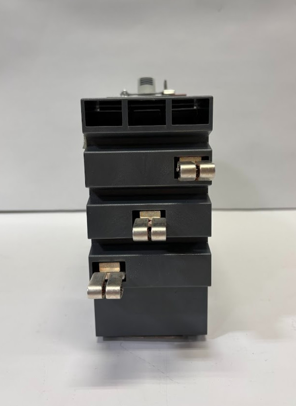 ABB XT1H125 Sace Tmax 30A ReliaGear Circuit Breaker 3P 480V/600V *NEW TAKEOUT*