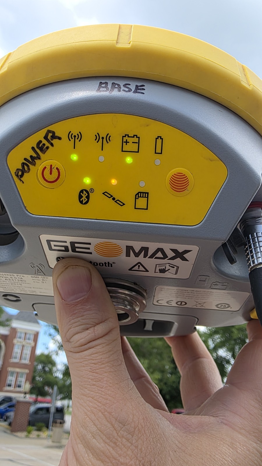 Geomax Zenith25 Pro Base and Rover kit (tested powers on with Car battery)