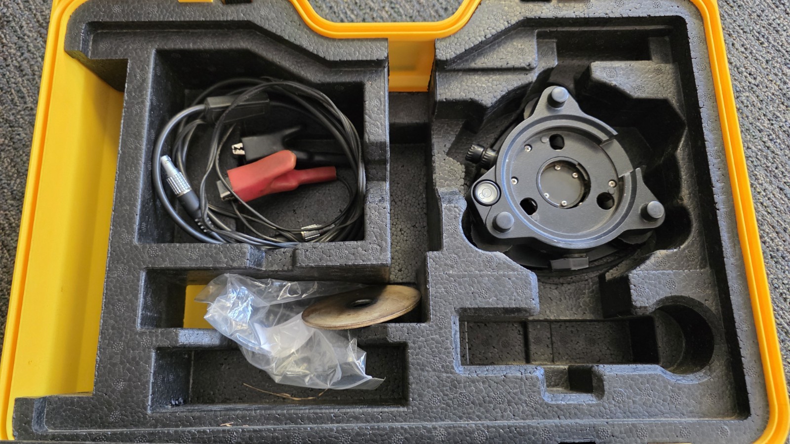 Geomax Zenith25 Pro Base and Rover kit (tested powers on with Car battery)