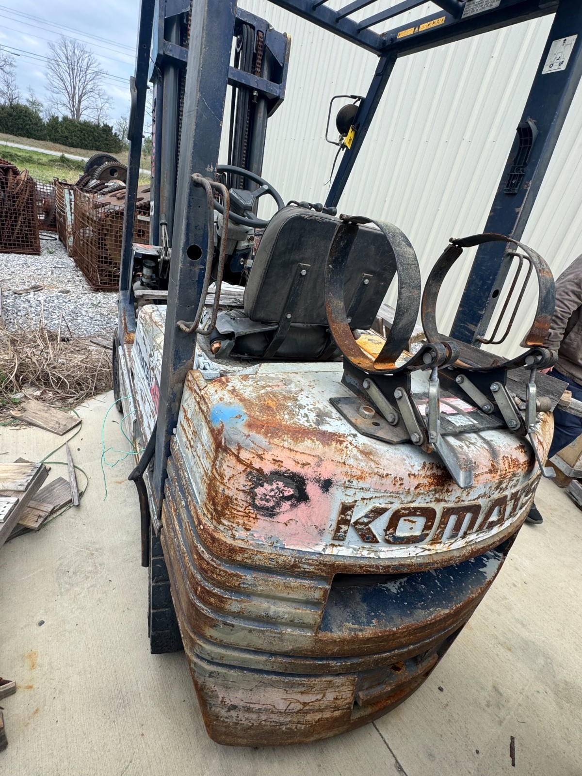 KOMATSU 25 PROPANE FORKLIFT 2500LBS. FORK TRUCK