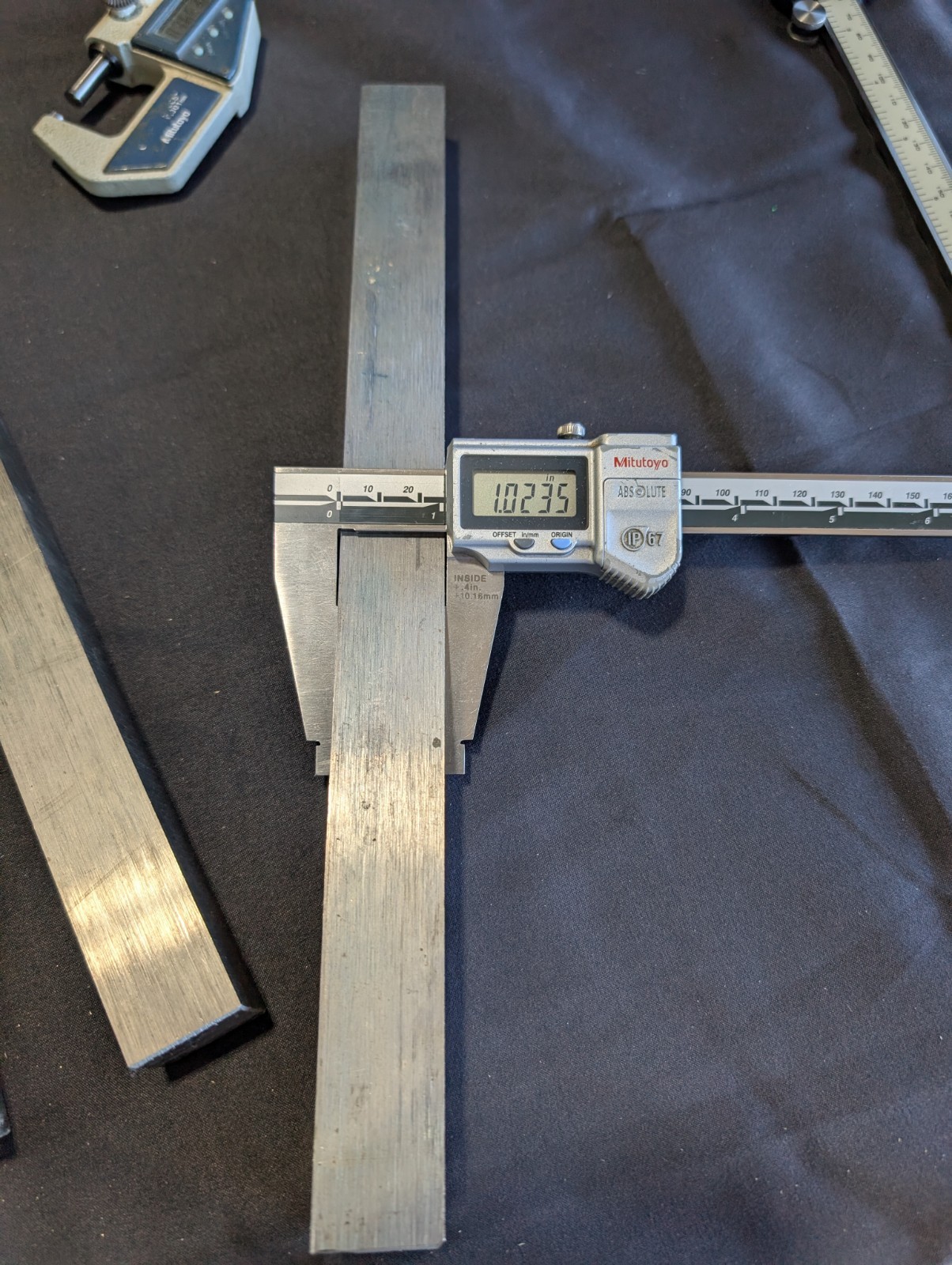 .750x.975″ Titanium Flat Stock 36″ Long, 1 bar Ti6AL4V ELI Grade 23, 3/4×1″
