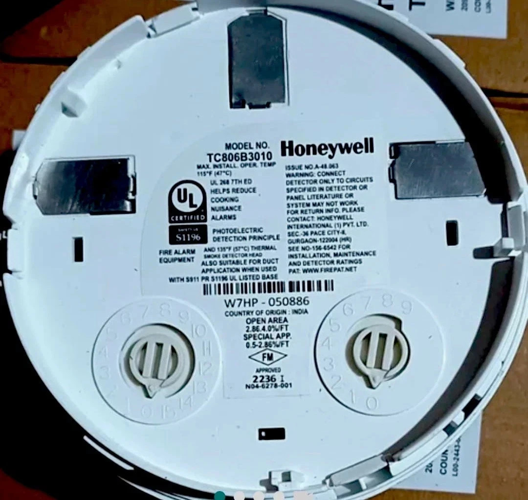 Honeywell TC806B3010 Smoke Detector NEW – FREE EXPRESS SHIPPING