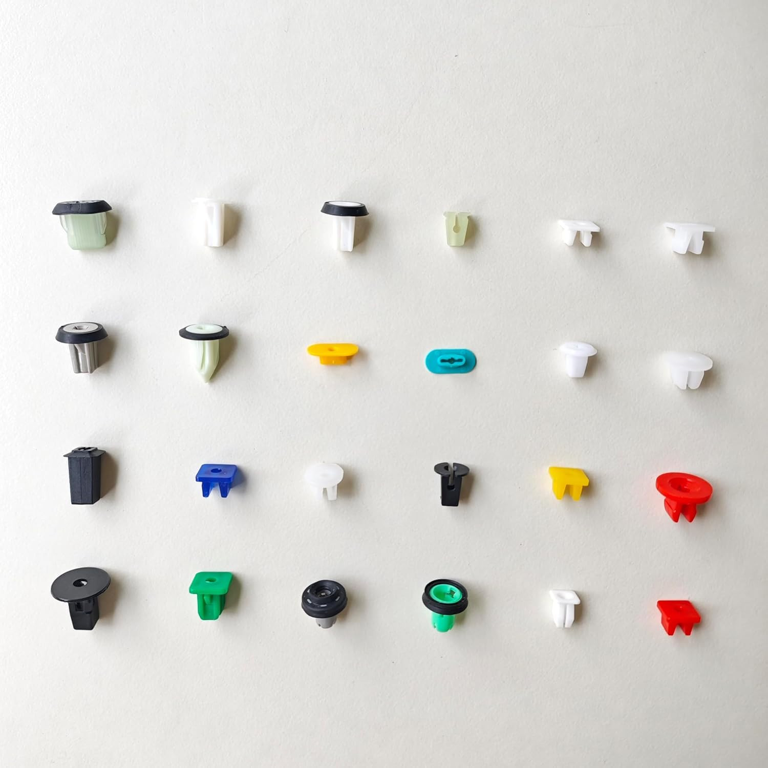 200 Pcs Mixed Auto Car Nylon License Plate Screw Inserts Nylon Grommet Nut