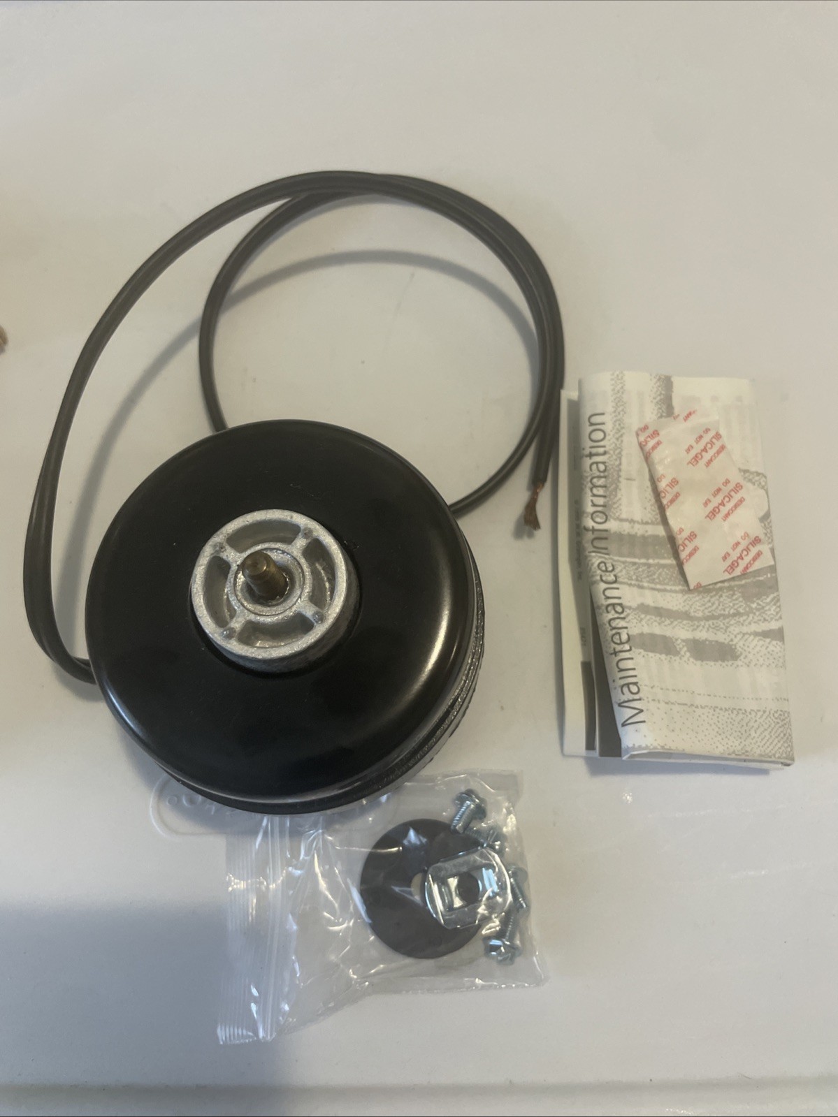 DAYTON, 4YFJ7 Unit Bearing Motor:, 9 W Output, 1,550 Nameplate RPM