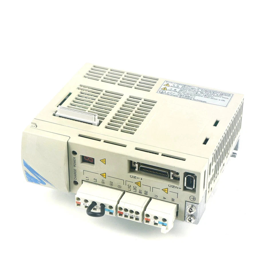 1PC New In Box Yaskawa SGDG-04GT Servo Driver