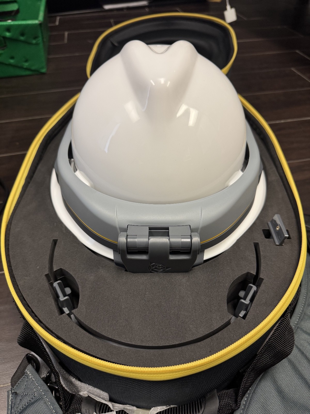 Trimble XR10 mobiWAN_TR Mobilus HoloLens 2 Full Brim Hardhat Headset w/ Case