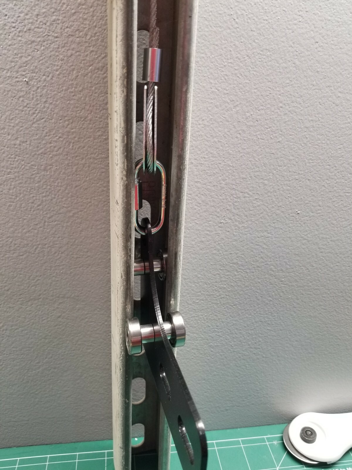 4 X trolley. Fits Unistrut 1-5/8. DIY trailer bed lift. USA made.