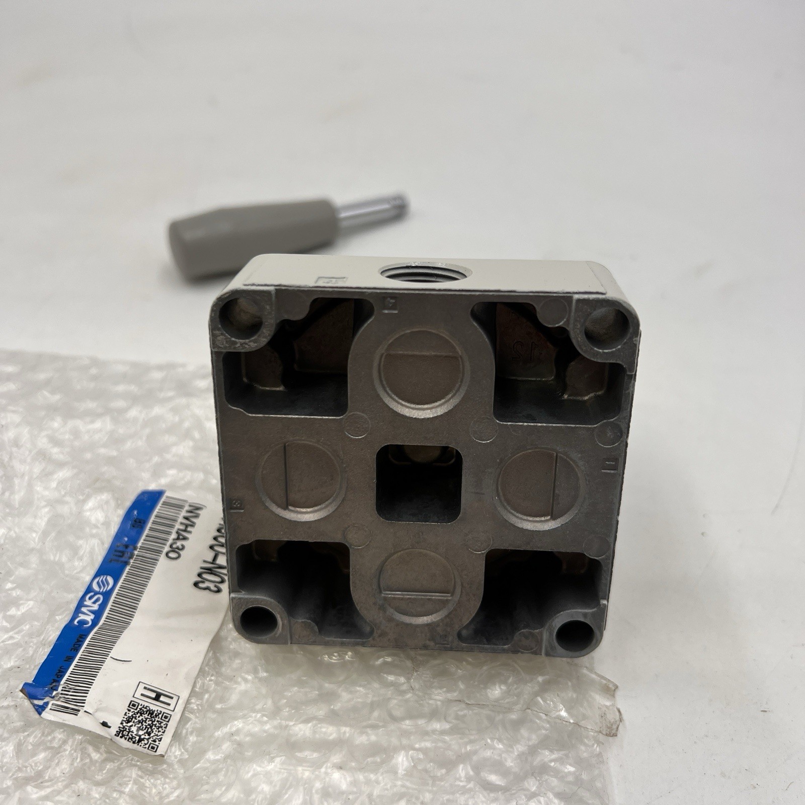 SMC VH300-N03 / VH300N03 ( NEW )