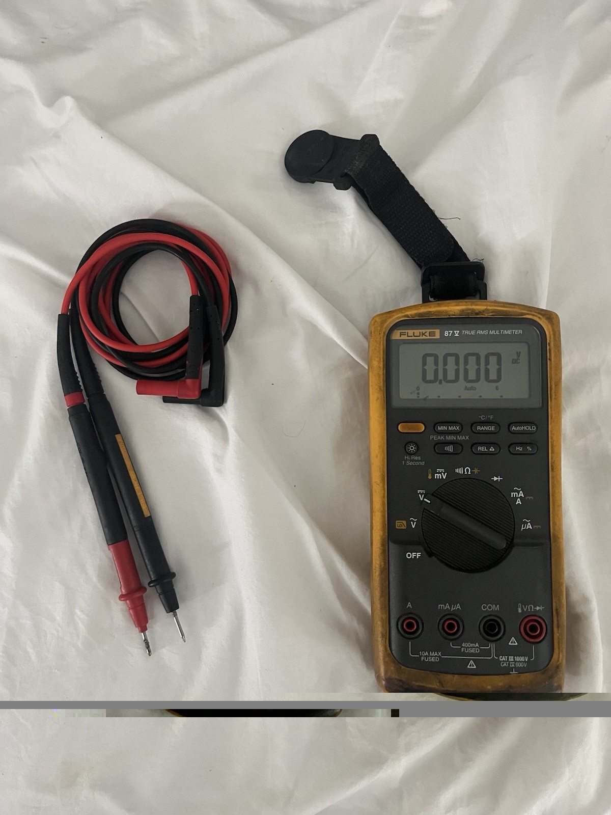 Fluke 87 V True-RMS Digital Multimeter W/Cables