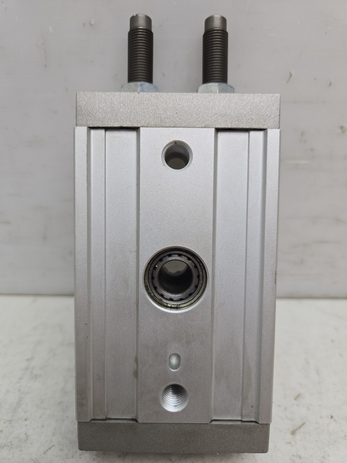 Smc EMSQB30R Pneumatic Rotary Actuator With Table 30 Body Size 0.6 Mpa New