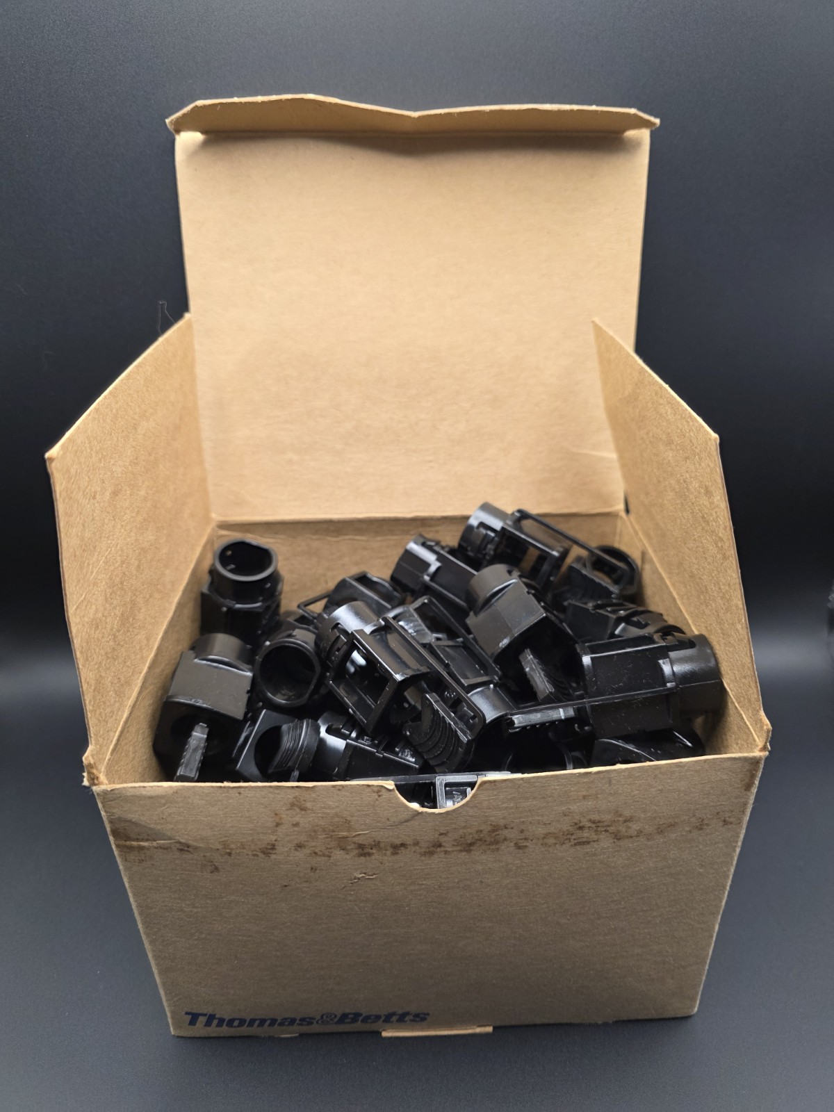 Thomas & Betts 3201-TB Non-Metallic Cable Connector 1/2″ Knockout Box of 50 NEW