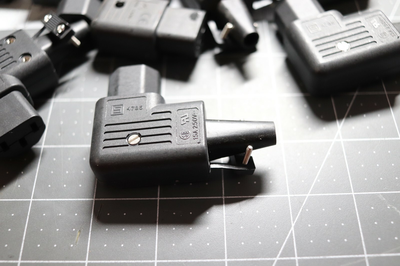 4785.0000 Schurter Angled IEC C13 Female Cable Mount Rewireable Kettle Plug