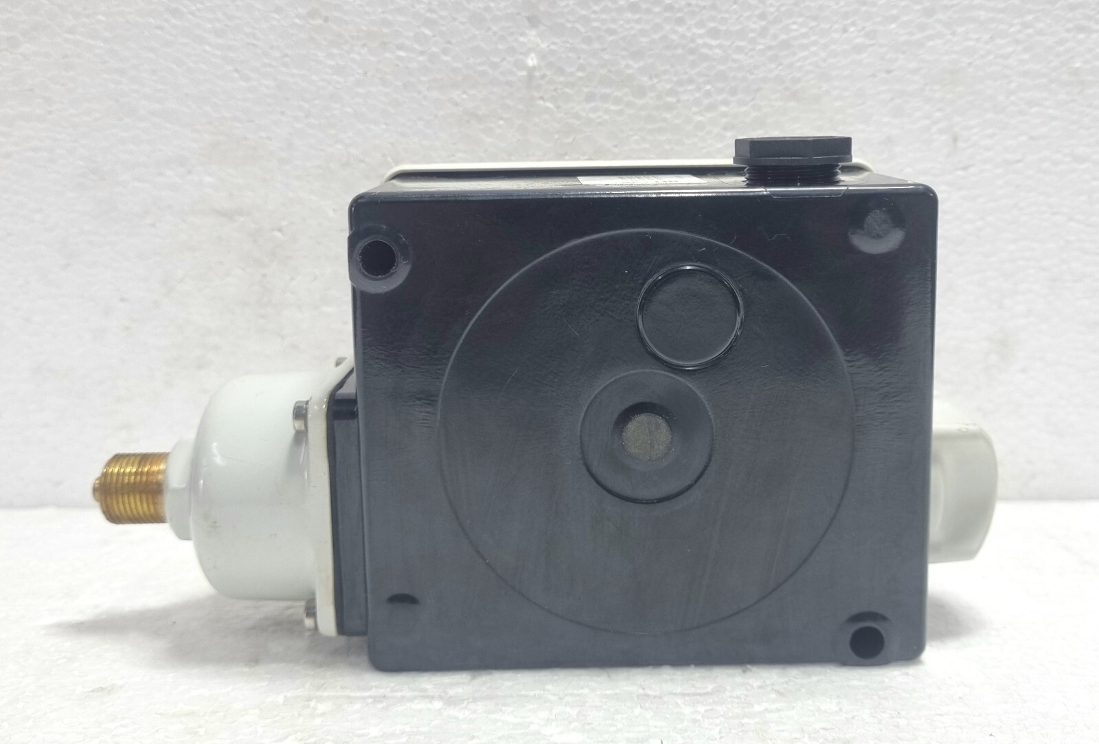 Danfoss Pressure switch RT112 017-5191 | Slight Damaged As Seen In Image 2