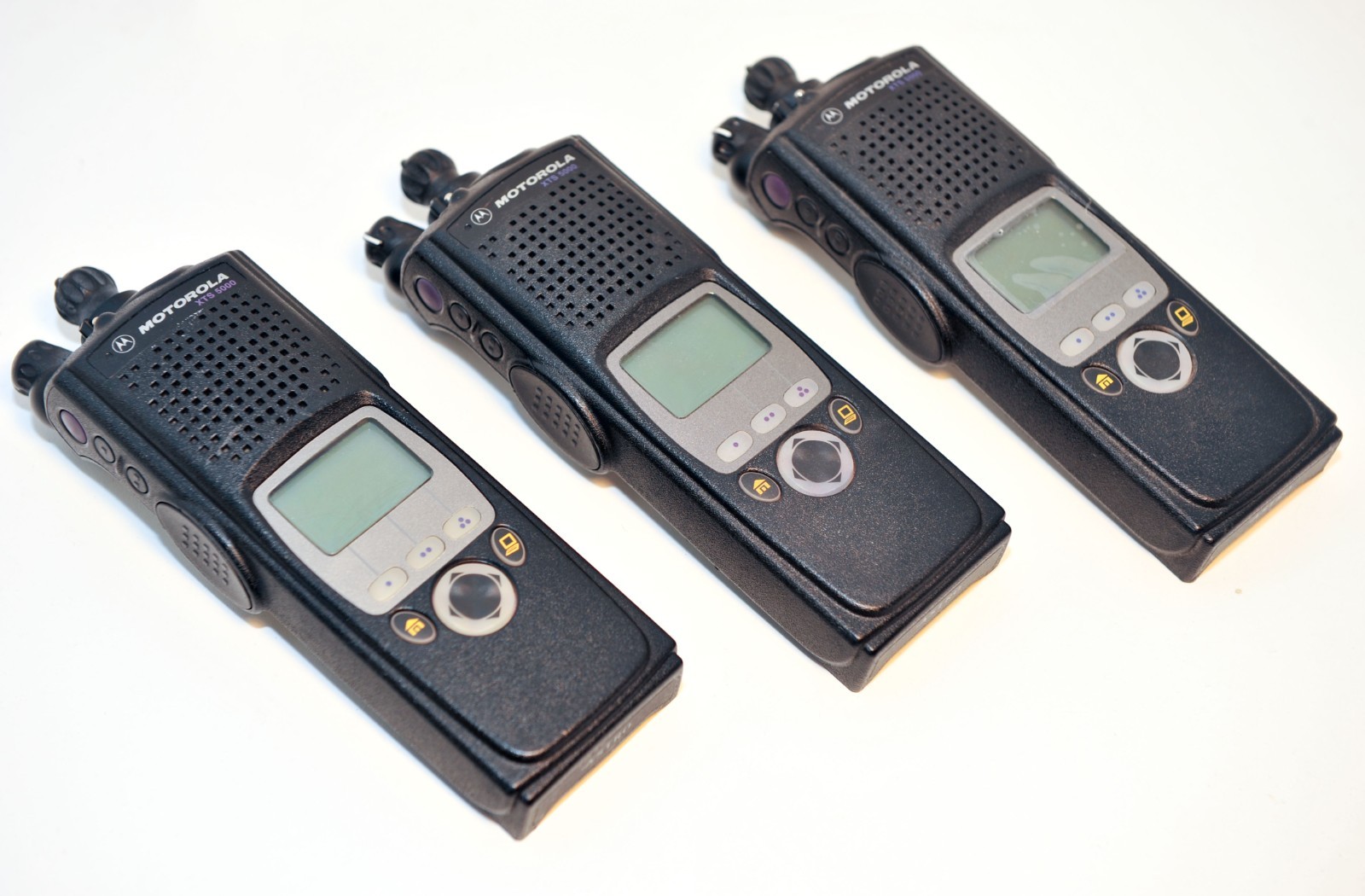 Motorola XTS5000 UHF Model 2 380-470 MHZ radio AES-256 9600 Trunking