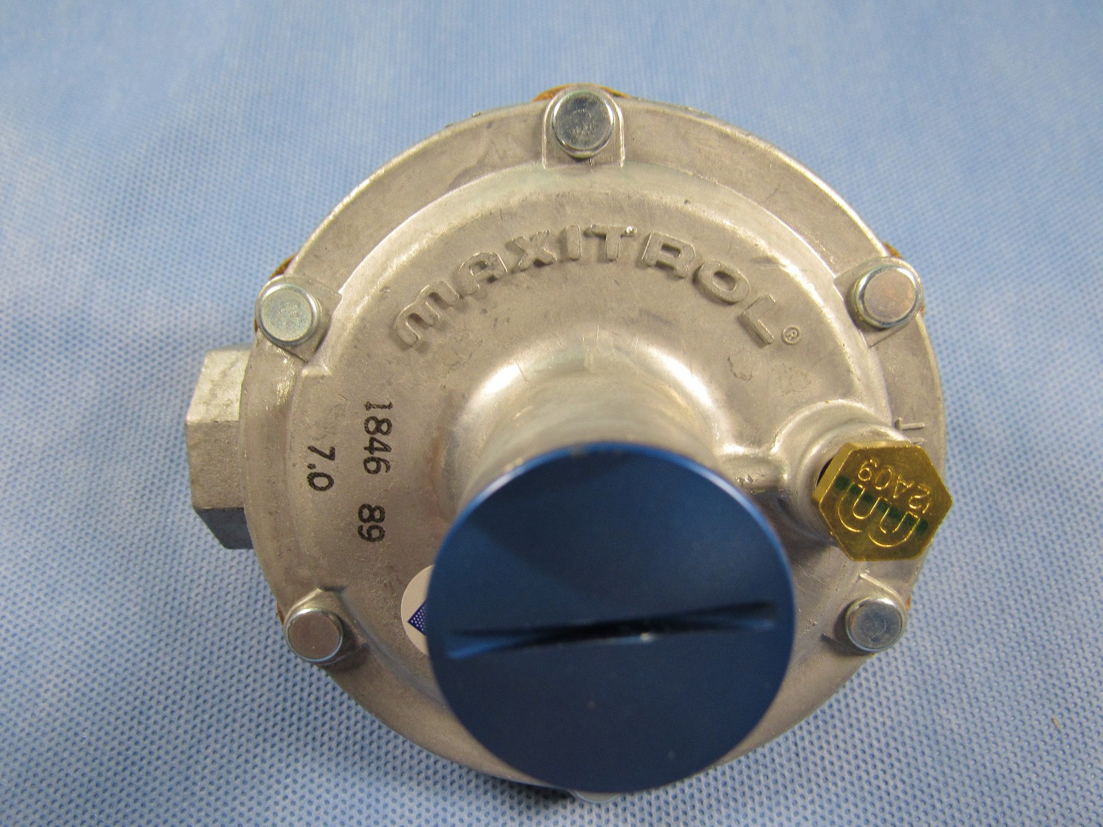 MAXITROL 325-3 GAS Pressure Regulator 10 PSIG MAX 3/8″ New Old Stock USA