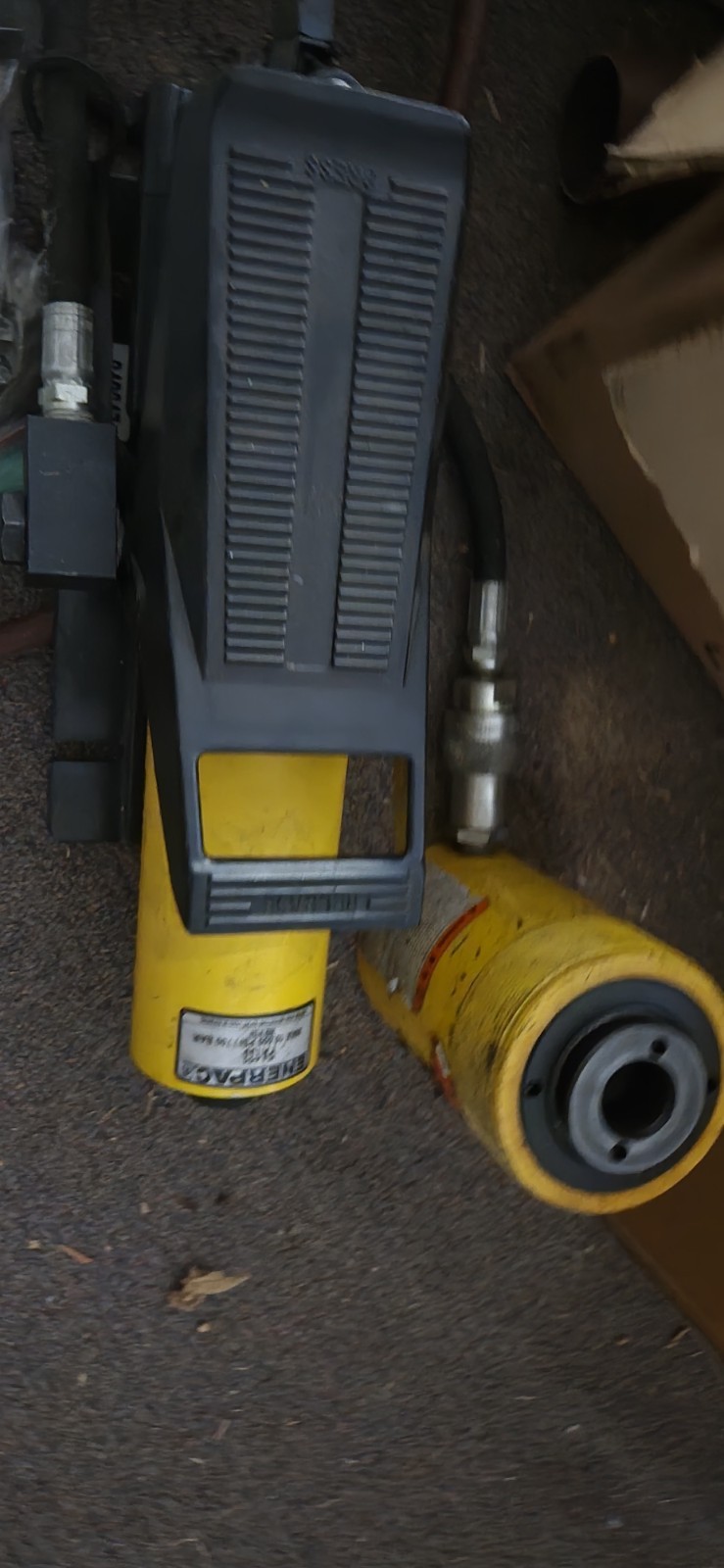 Enerpac PA133 Pneumatic Air Hydraulic Pump Single Acting 10,000 PSI 700 Bar