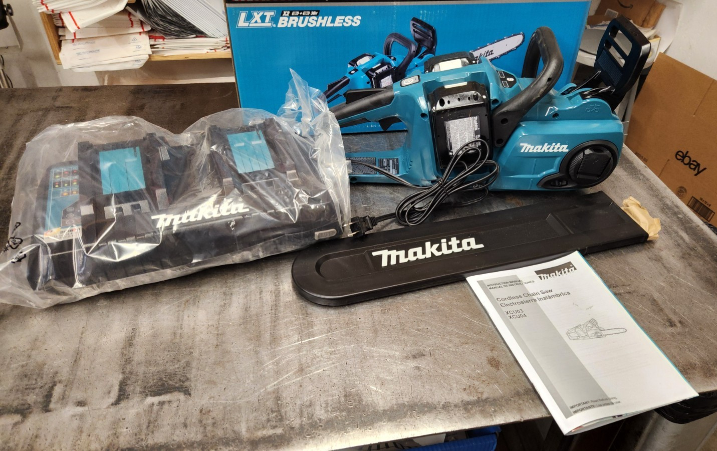 Makita XCU04PT LXT 16″ 36v Brushless Chainsaw 2-18V Li-Ion Battery & Charger