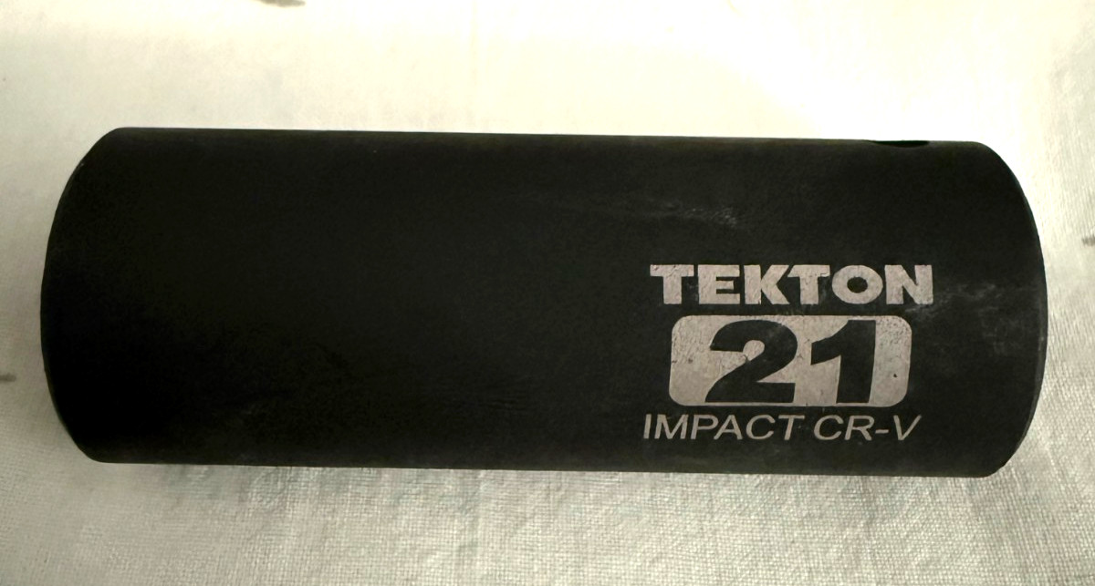 TEKTON 1/2 Inch Drive x 21 mm Deep 6-Point Impact Socket. NEW