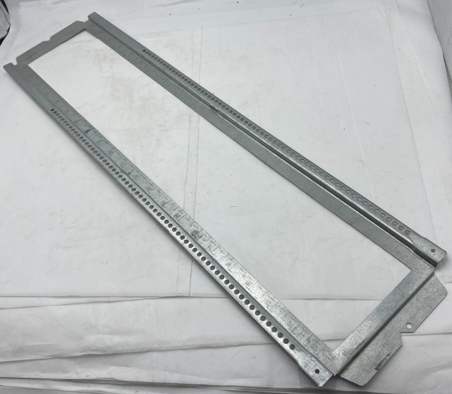 PACK OF 25 EATON B-LINE BB7-24 OPEN BOX MOUNTING BRACKET, 24″STUD, STEEL 🎯