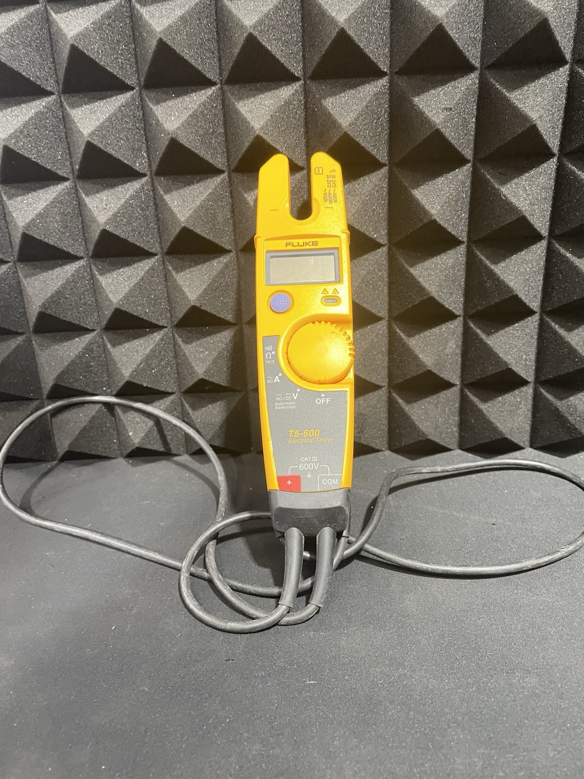 Fluke T5-600 Electrical Tester Voltage Continuity Current Meter CAT III 600V