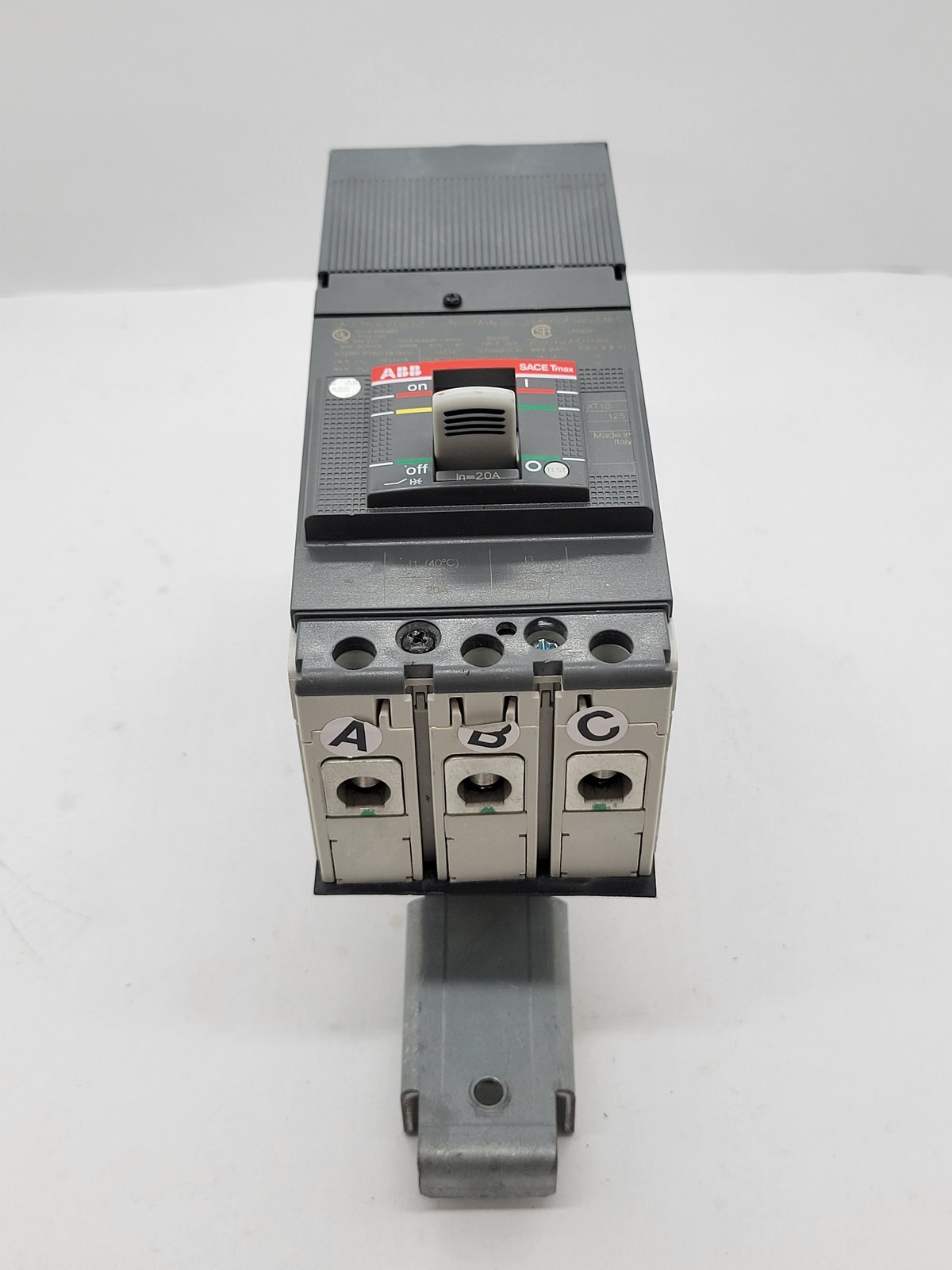 ABB XT1S 125 Sace Tmax Circuit Breaker 20A 3P 600V XT1SU3020AYD000XXX