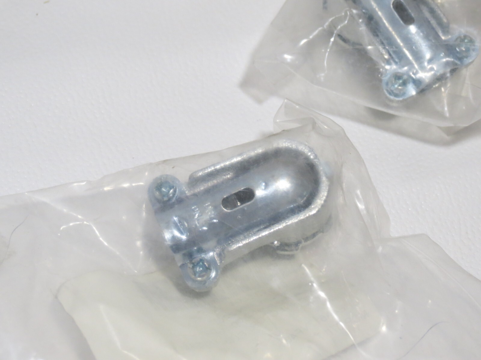 HUBBELL-RACO 2201 SQUEEZE CONDUIT CONNECTOR 90° 3/4″ ZINC PLATED LOT OF 25