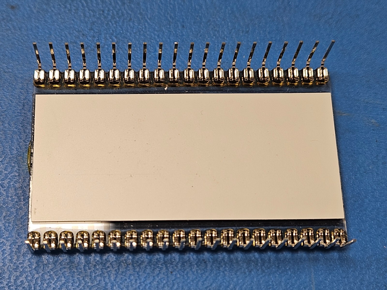 (2) 096P106C DISPLAYTECH LCD NUMBERIC Display Module 40PIN DIP Through Hole