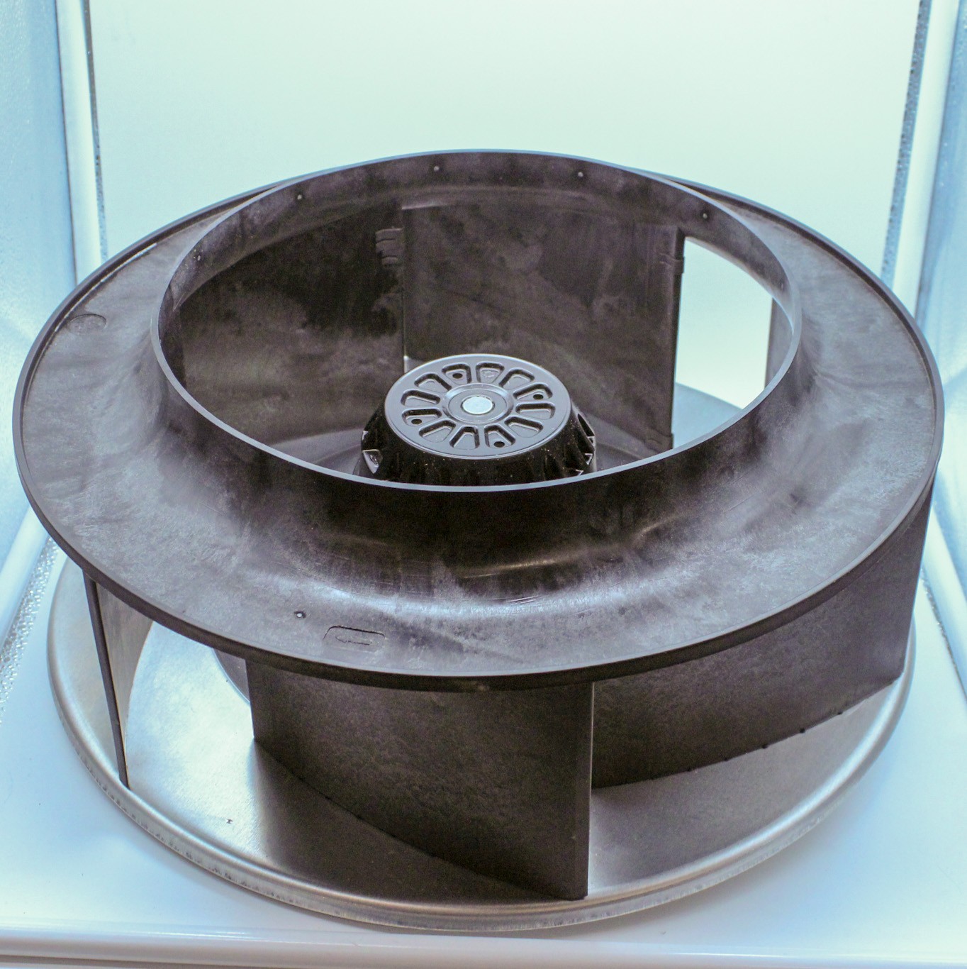 Ebm-Papst R4E355-AF13-09 115VAC 1612CFM Curved Motorized Impeller