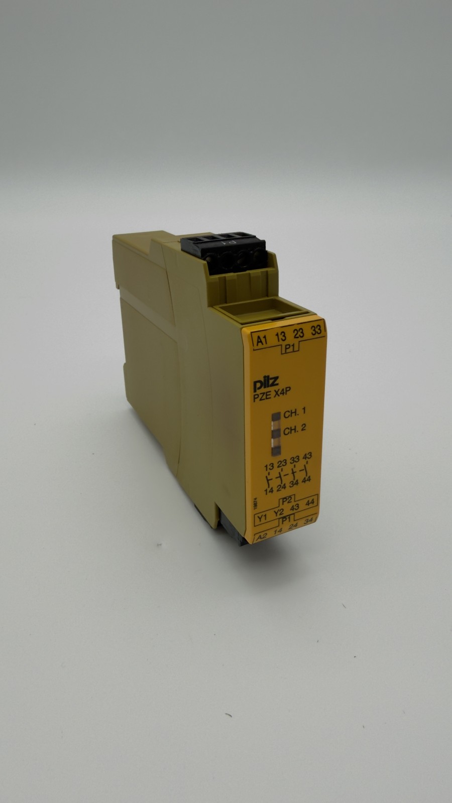 PILZ 777585 Safety Relay