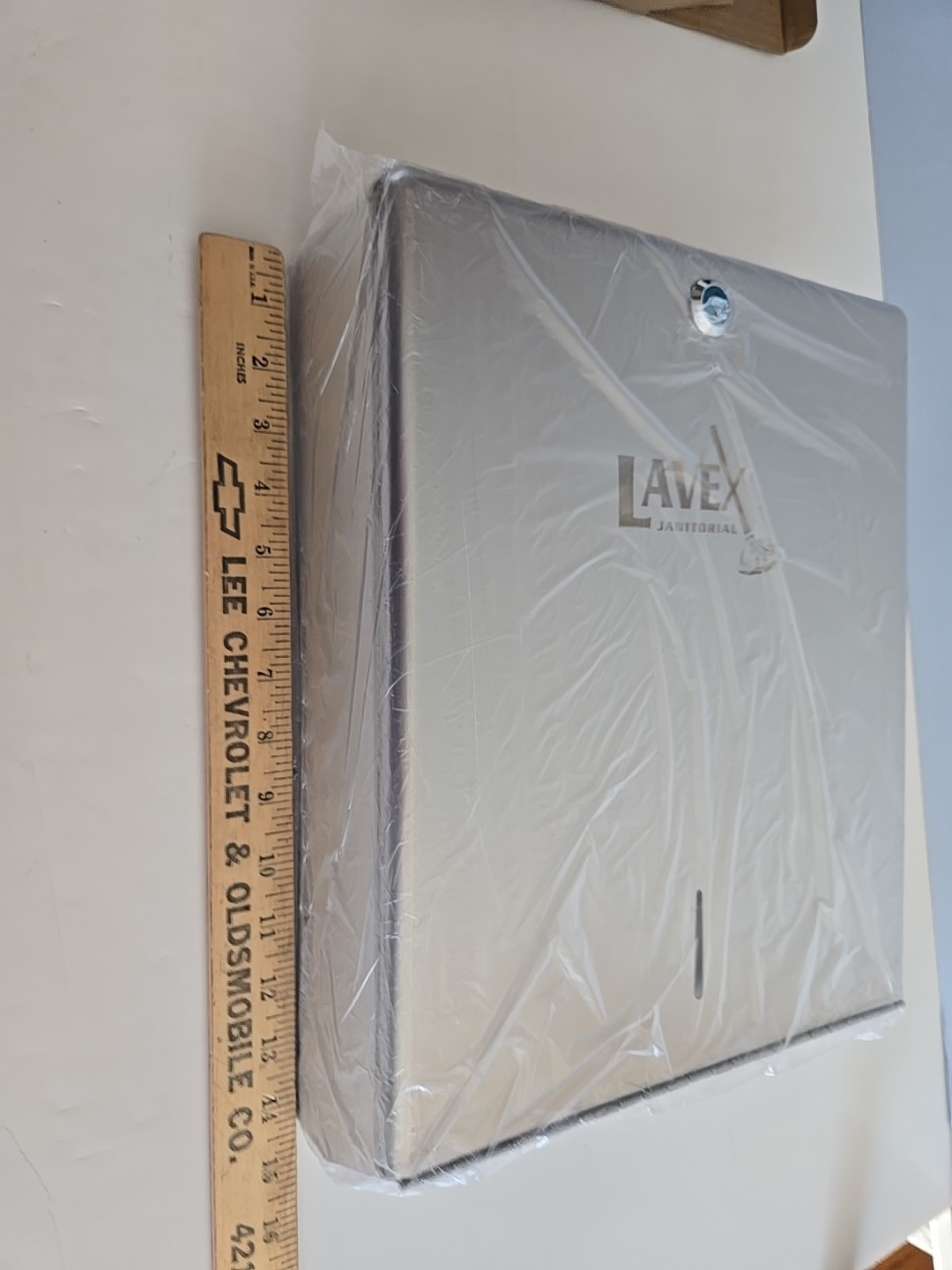 Lavex Paper Towel Dispenser – Holds C-Fold or Multifold Towels NEW With 2 Keys