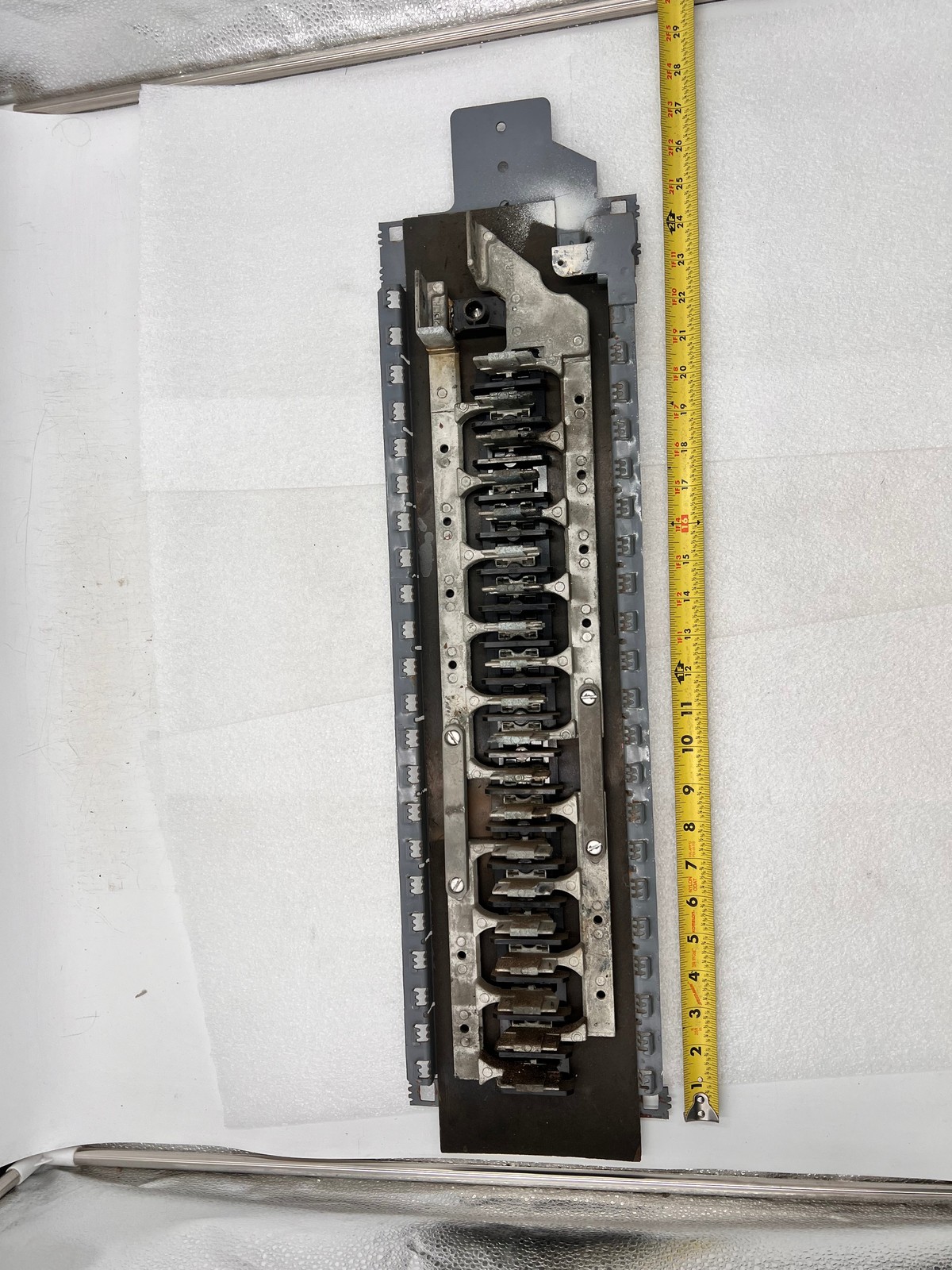 Challenger Panel Guts 200A Main Breaker 20/40 Space Split Buss