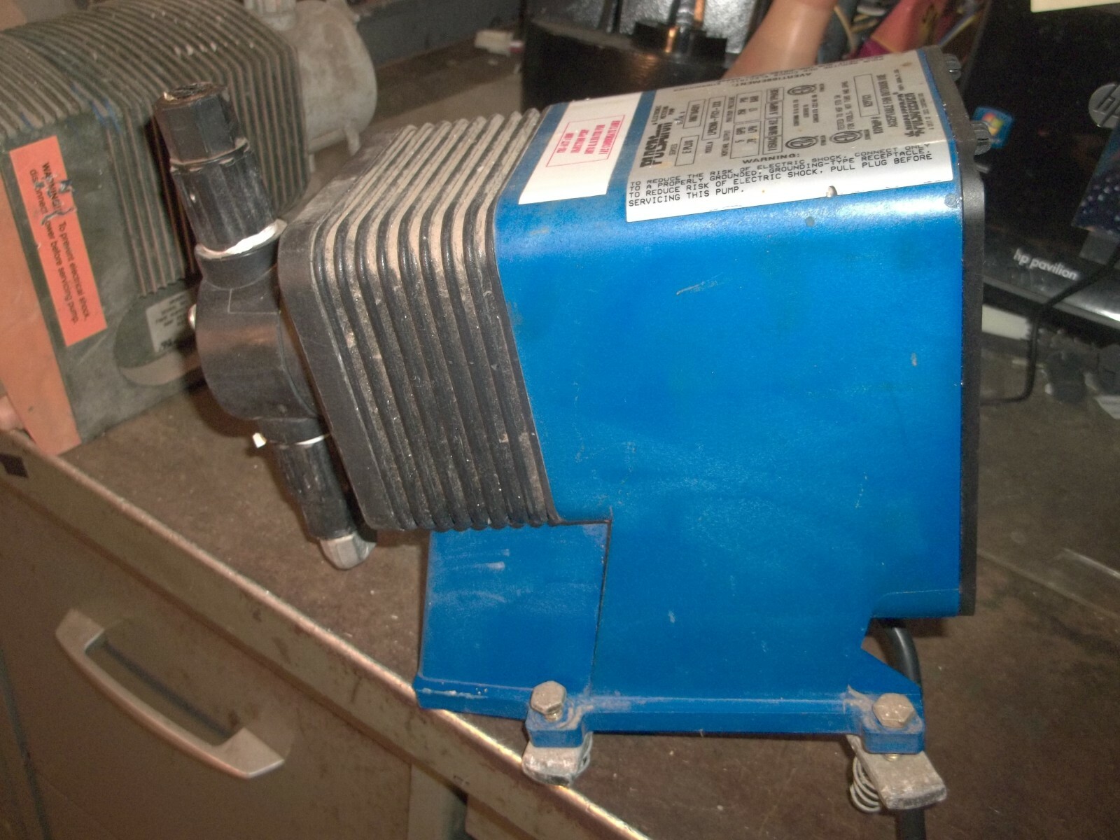 PULSATRON E PLUS LPB2MA-PTC1-XXX ELECTRONIC METERING PUMP 250 PSI 115VAC (PP4)
