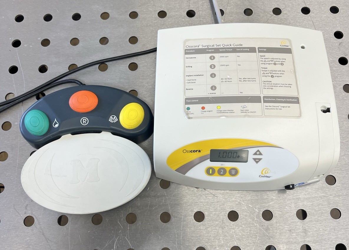 Cochlear Osscora Dental Implant Surgery Console SI-915 and foot switch