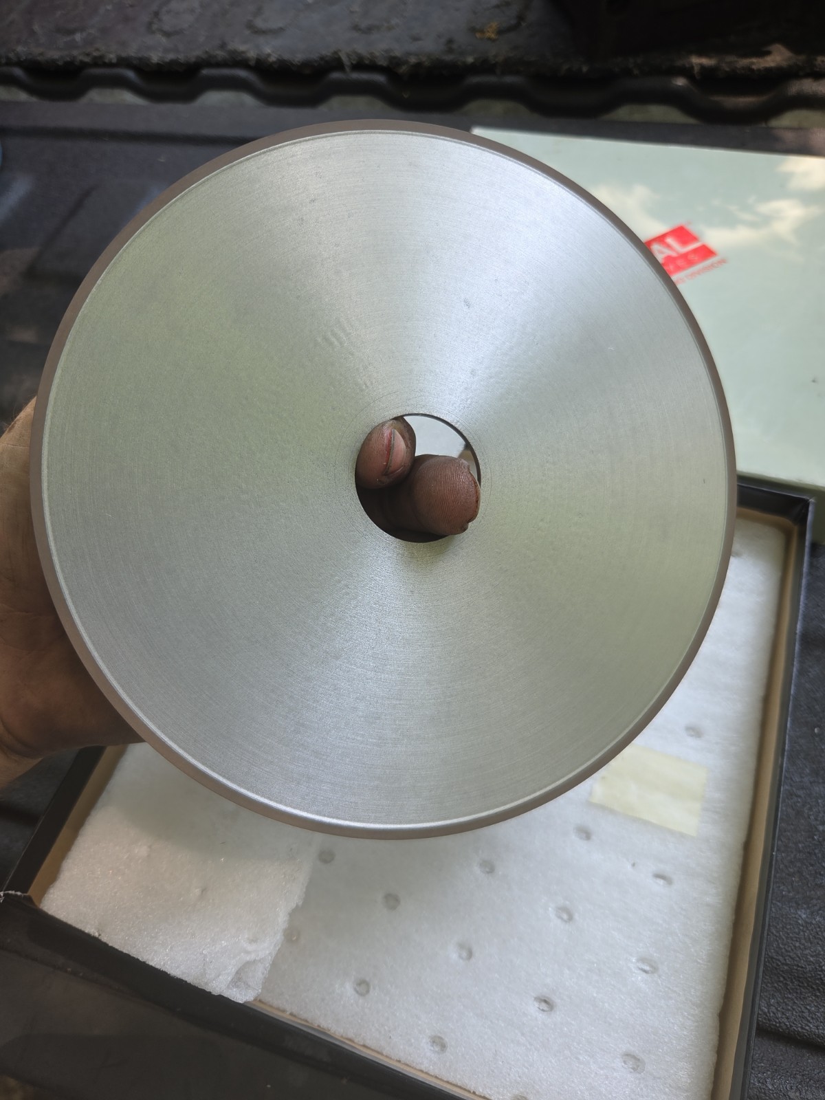 Universal Superabrasives 600 Grit 1A1R 7×1/8×1-1/4 Surface Grinder Diamond Wheel