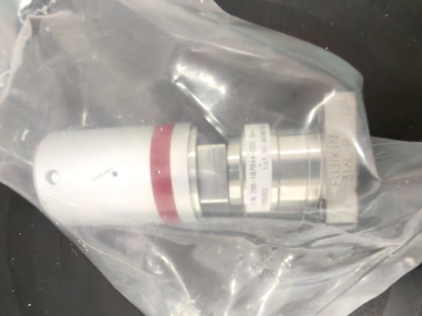 Lot of 8 Lam 766-197844-003 R C, Fujikin 0.5~0.6mPa No.565602 Valve,Unused,97457