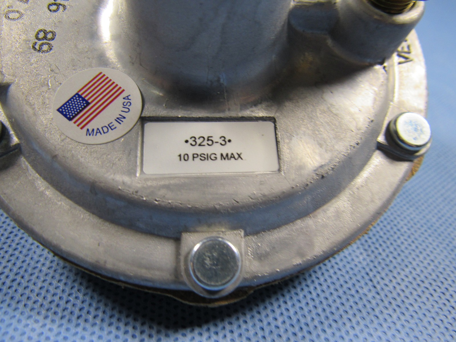 MAXITROL 325-3 GAS Pressure Regulator 10 PSIG MAX 3/8″ New Old Stock USA