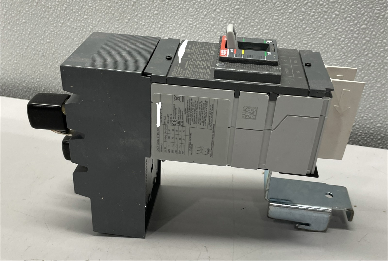 ABB Bolt-On 600Y/347 VACV 60A Circuit Breaker 65kA@480V XT1HU3060AYD000XXX