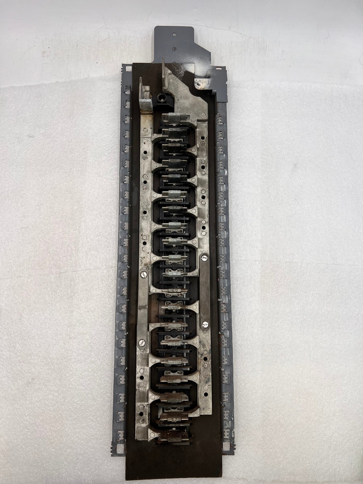 Challenger Panel Guts 200A Main Breaker 20/40 Space Split Buss