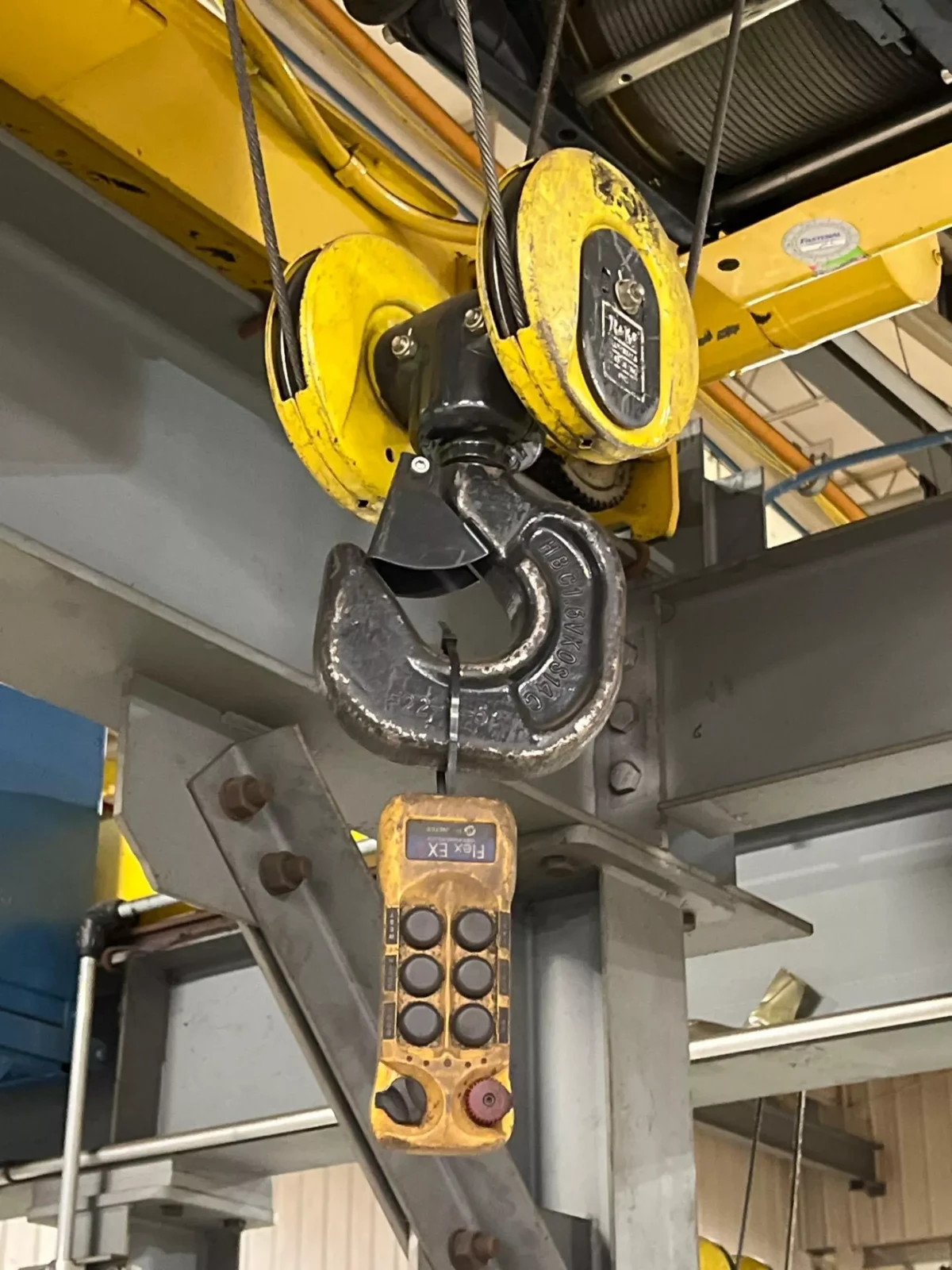 *MAKE OFFER* 2 Ton Vesco Free Standing Bridge Crane